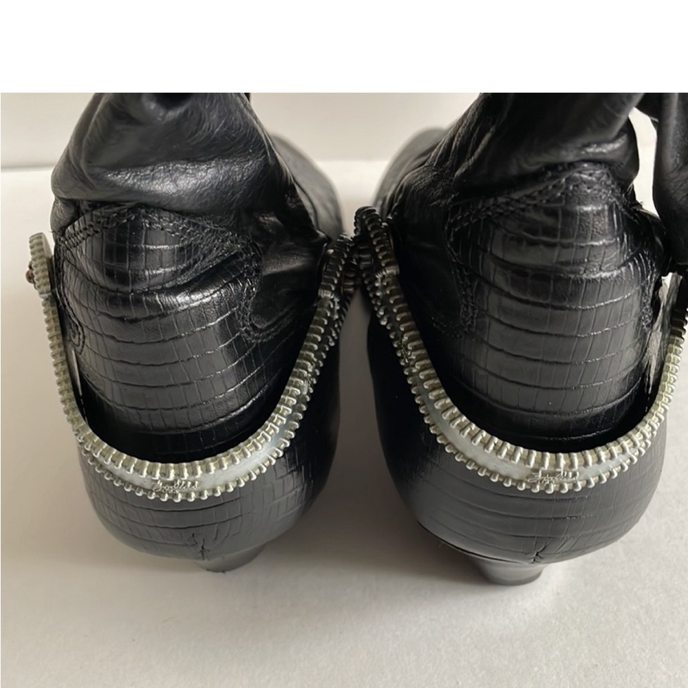 IN SEARCH OF at least one Vintage Zodiac Boot Spur